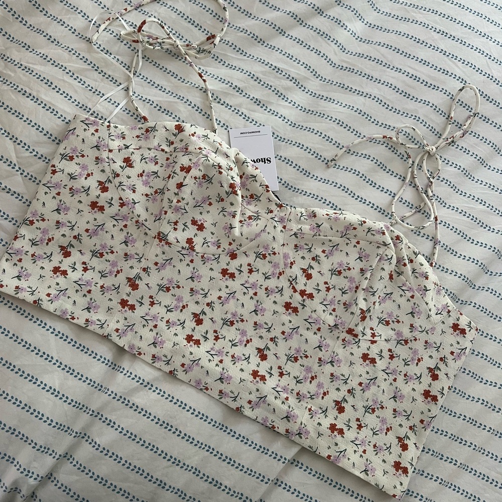 Women’s flower crop top new with tags